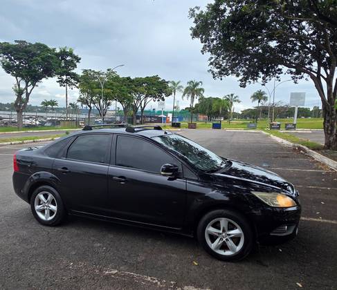 FORD FOCUS 2.0 GHIA SEDAN 16V GASOLINA 4P MANUAL